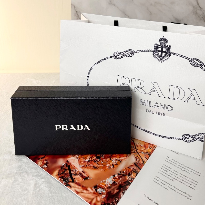 Prada Vitello Daino Triangle 粒紋皮革長夾 晶片款-5