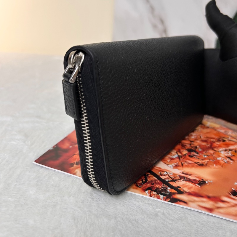 Prada Vitello Daino Triangle 粒紋皮革長夾 晶片款-9