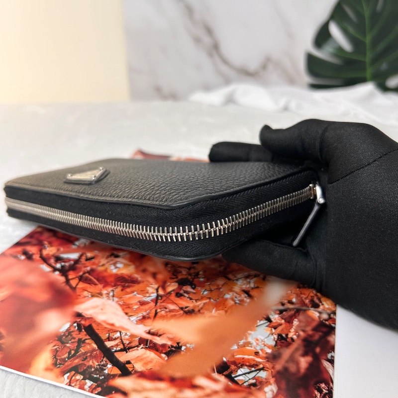 Prada Vitello Daino Triangle 粒紋皮革長夾 晶片款-11