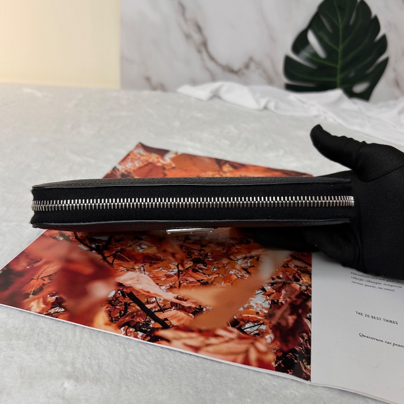 Prada Vitello Daino Triangle 粒紋皮革長夾 晶片款-13