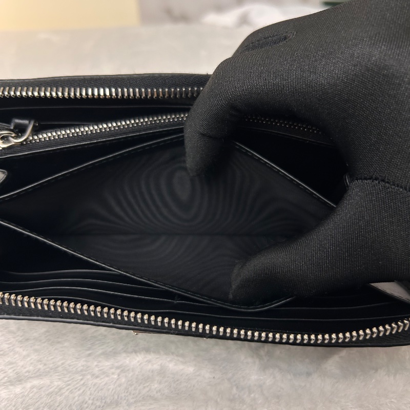 Prada Vitello Daino Triangle 粒紋皮革長夾 晶片款-25