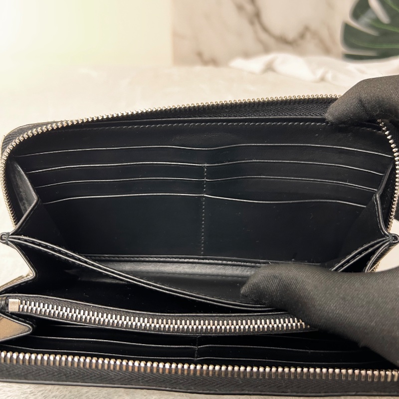 Prada Vitello Daino Triangle 粒紋皮革長夾 晶片款-27