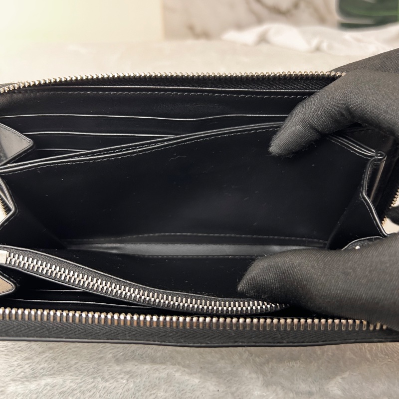 Prada Vitello Daino Triangle 粒紋皮革長夾 晶片款-28