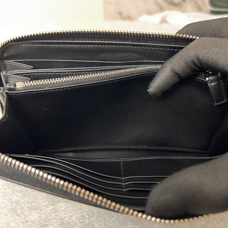 Prada Vitello Daino Triangle 粒紋皮革長夾 晶片款-29