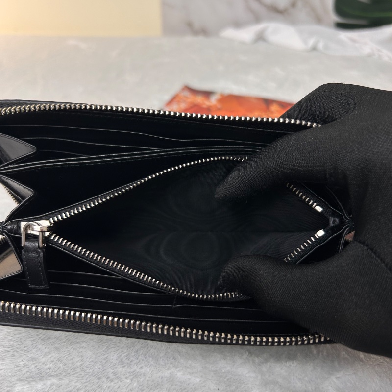 Prada Vitello Daino Triangle 粒紋皮革長夾 晶片款-30