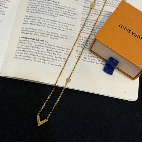 LV金色V字項鍊/M00857