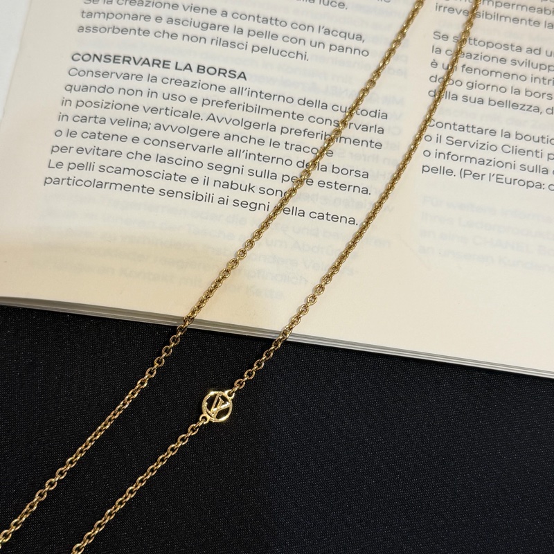 LV金色V字項鍊/M00857-4