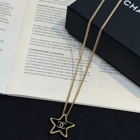 CHANEL雙C黑色星星造型琺瑯項鍊