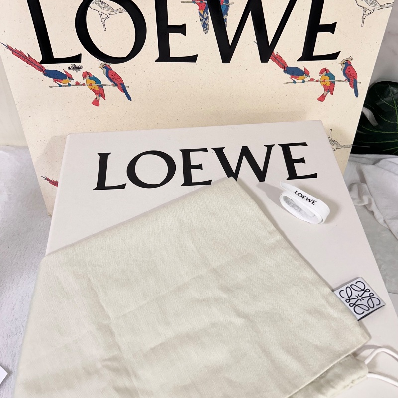 Loewe 羅威 Military 小款 粒面小牛皮翻蓋斜背包 2020年-4