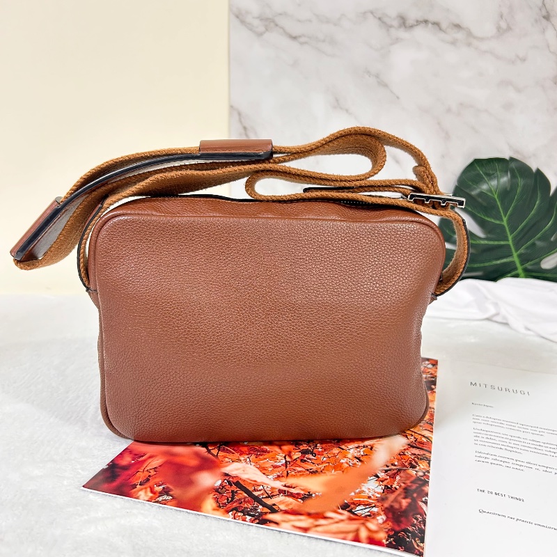 Loewe 羅威 Military 小款 粒面小牛皮翻蓋斜背包 2020年-5