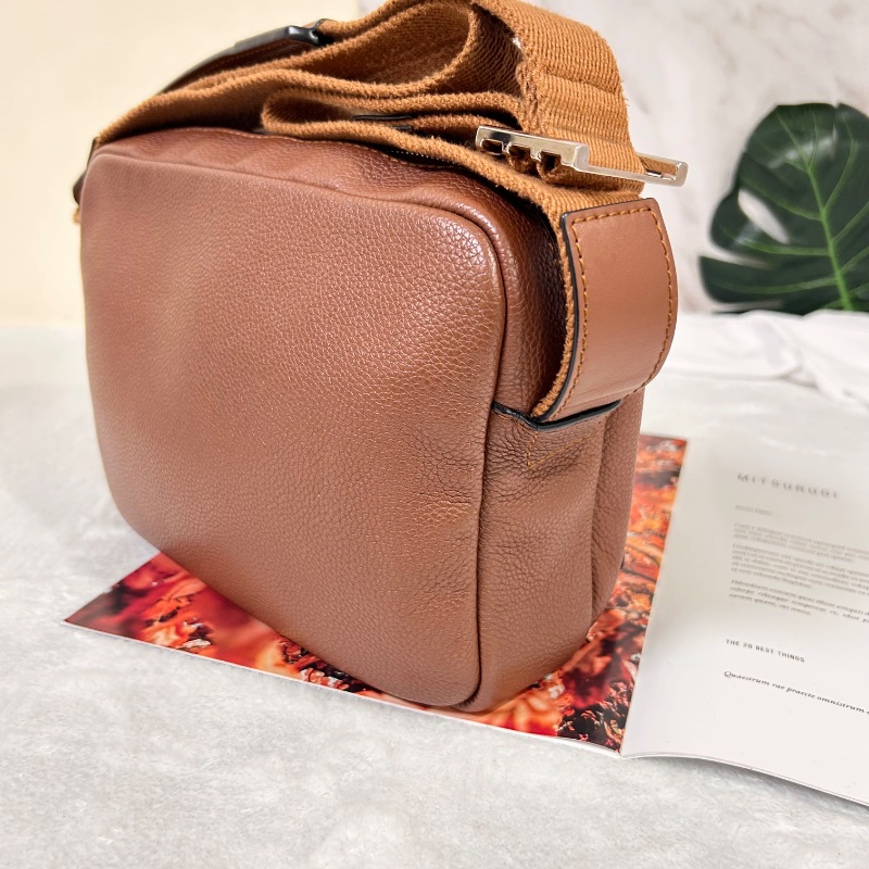 Loewe 羅威 Military 小款 粒面小牛皮翻蓋斜背包 2020年-10