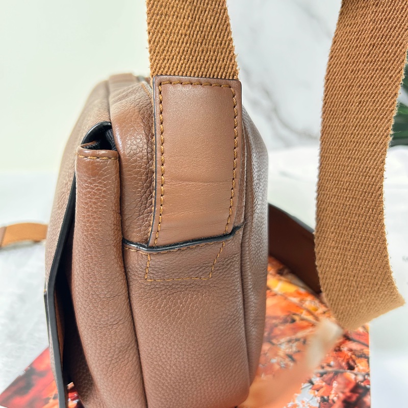 Loewe 羅威 Military 小款 粒面小牛皮翻蓋斜背包 2020年-22