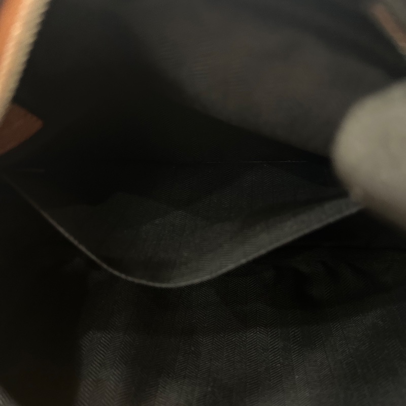 Loewe 羅威 Military 小款 粒面小牛皮翻蓋斜背包 2020年-29