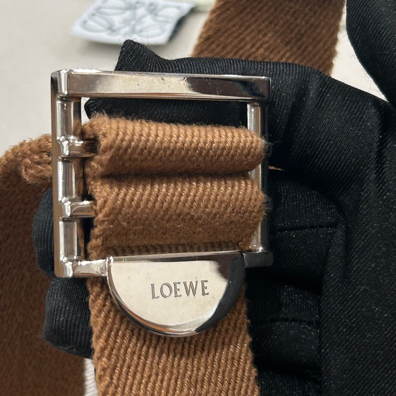 Loewe 羅威 Military 小款 粒面小牛皮翻蓋斜背包 2020年-30