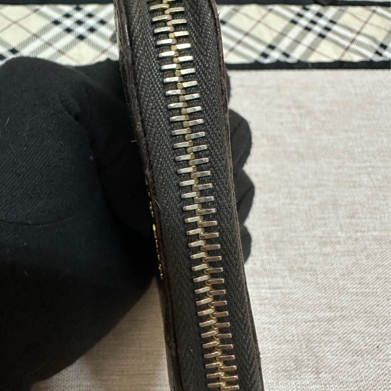 miu miu 棕色鱷魚皮壓紋小零錢包-15