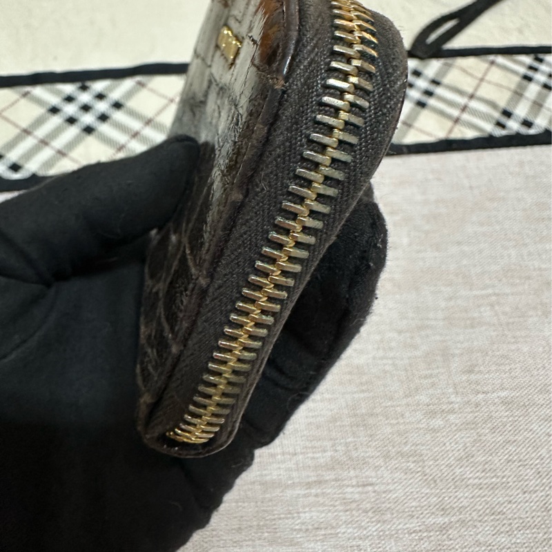 miu miu 棕色鱷魚皮壓紋小零錢包-16