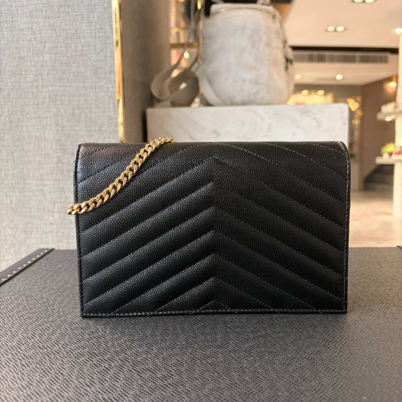 YSL 金LOGO粒紋牛皮斜背/肩背信封包 黑-1
