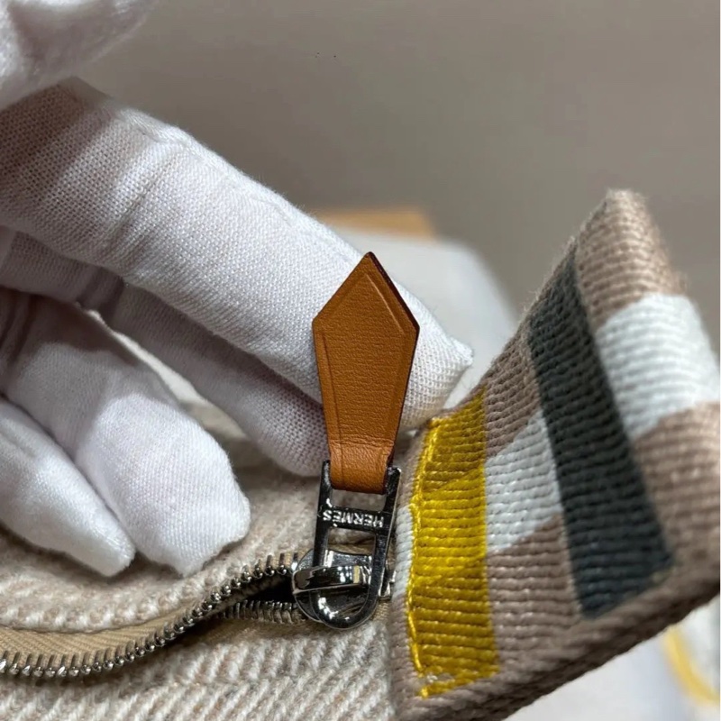 【幾乎全新】Hermes愛馬仕 Bride-a-Brac 米灰色飯盒包 小號 尺寸約21x12x17-6