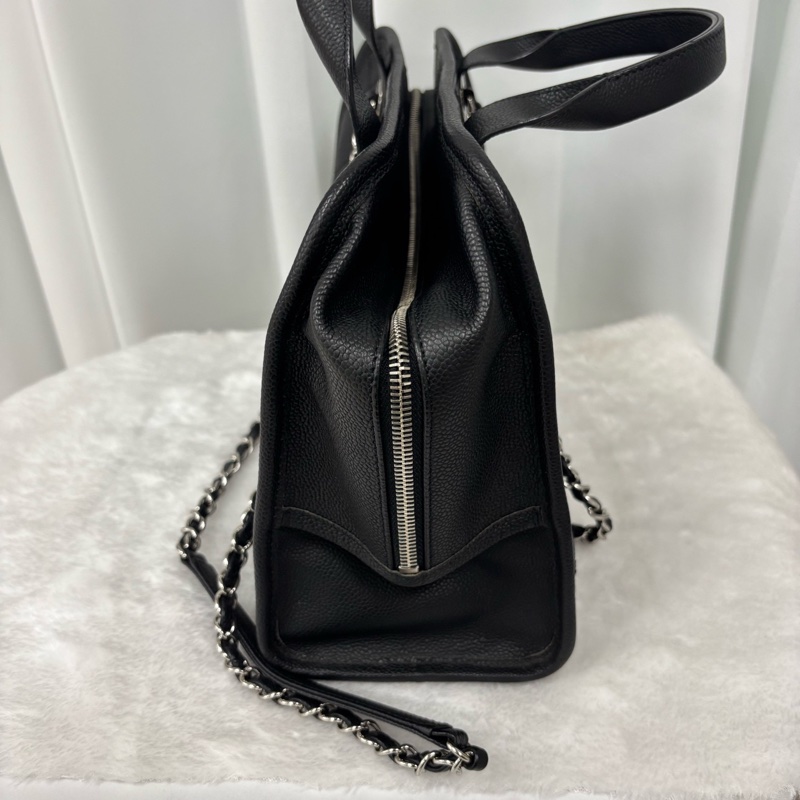 Chanel/香奈兒 黑色魚子醬保齡球大logo  尺寸32x22 20開 內里乾淨 可手提可單肩-2