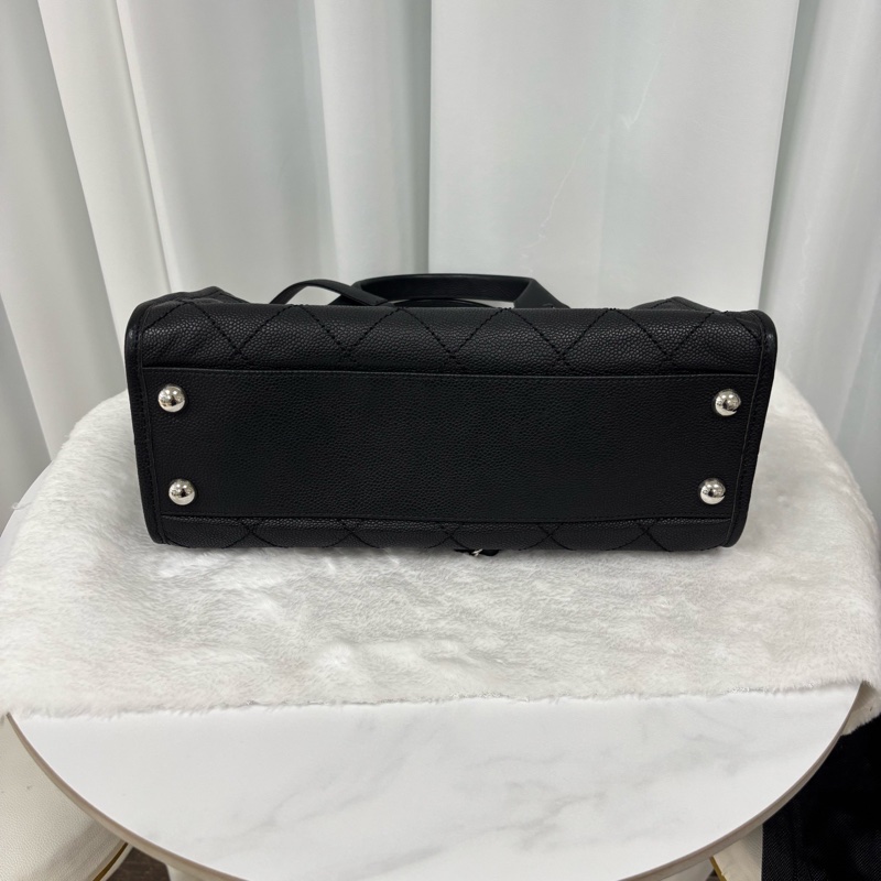 Chanel/香奈兒 黑色魚子醬保齡球大logo  尺寸32x22 20開 內里乾淨 可手提可單肩-4