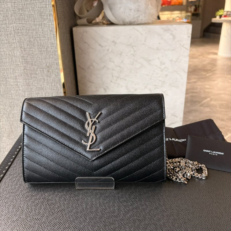 V紋荔枝銀鍊銀LOGO WOC 斜背 /黑-0