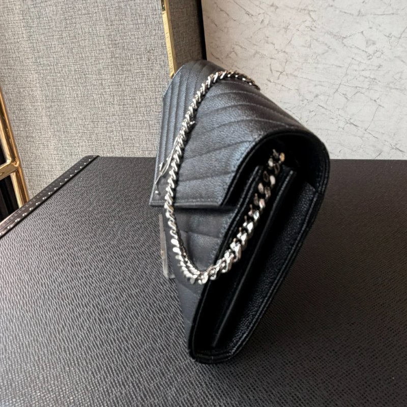 V紋荔枝銀鍊銀LOGO WOC 斜背 /黑-1