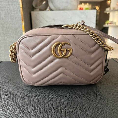 GUCCI 豆沙色馬孟小款相機包