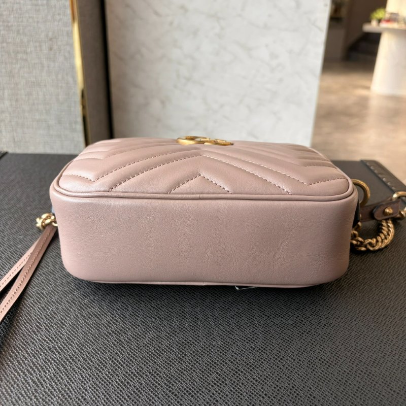 GUCCI 豆沙色馬孟小款相機包-3