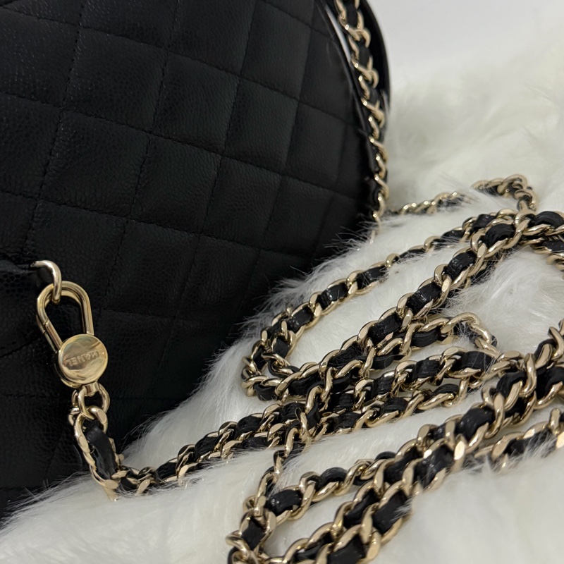 Chanel 黑金小書包-1