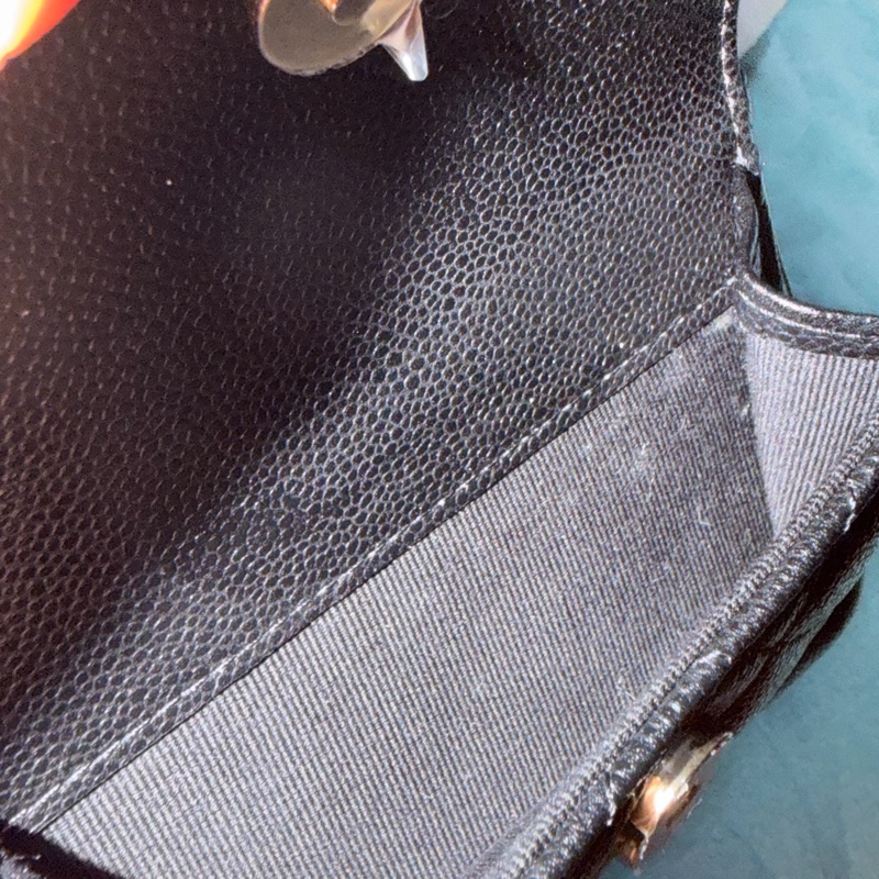 Chanel 黑金小書包-3