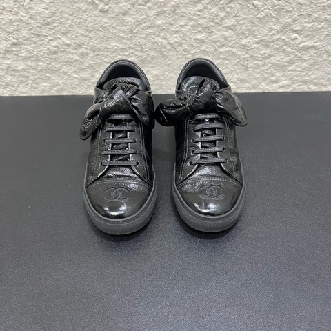 98新Chanel香奈兒蝴蝶結黑色休閒鞋板鞋 35.5 碼