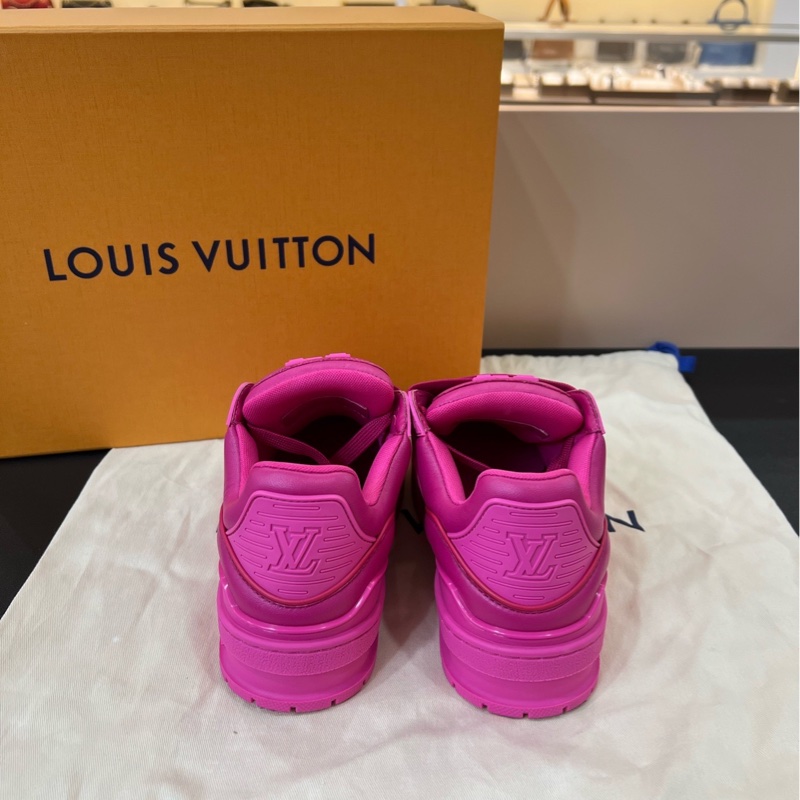 99新LV路易威登trainer系列玫粉色胖丁板鞋  36碼-1