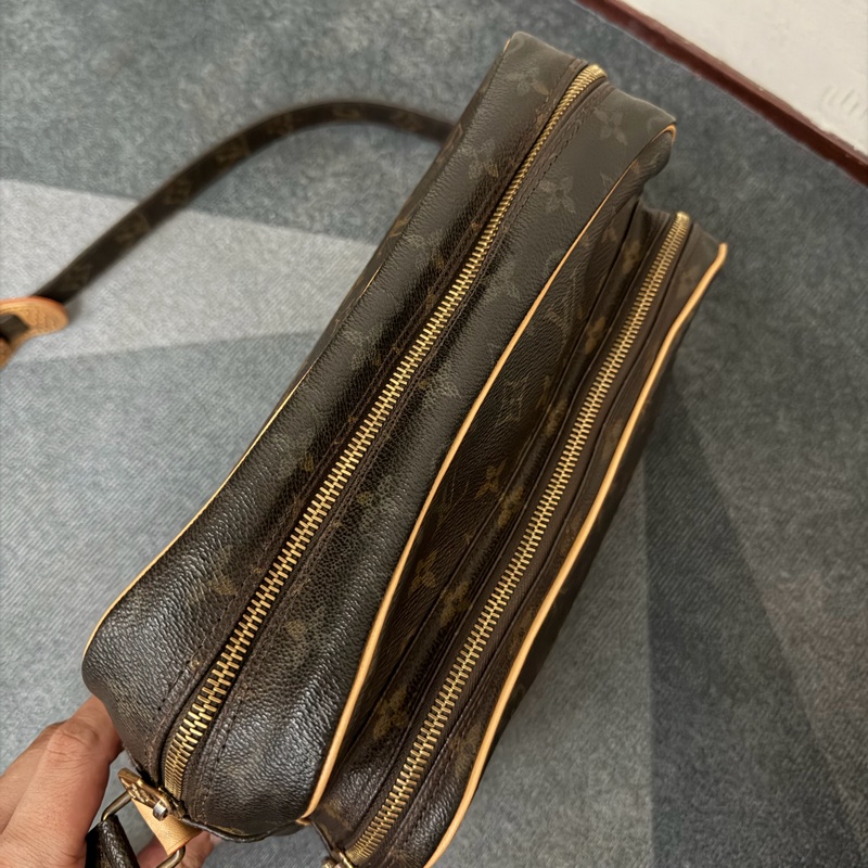 Lv雙層老花相機包/斜背包（M45244）-5