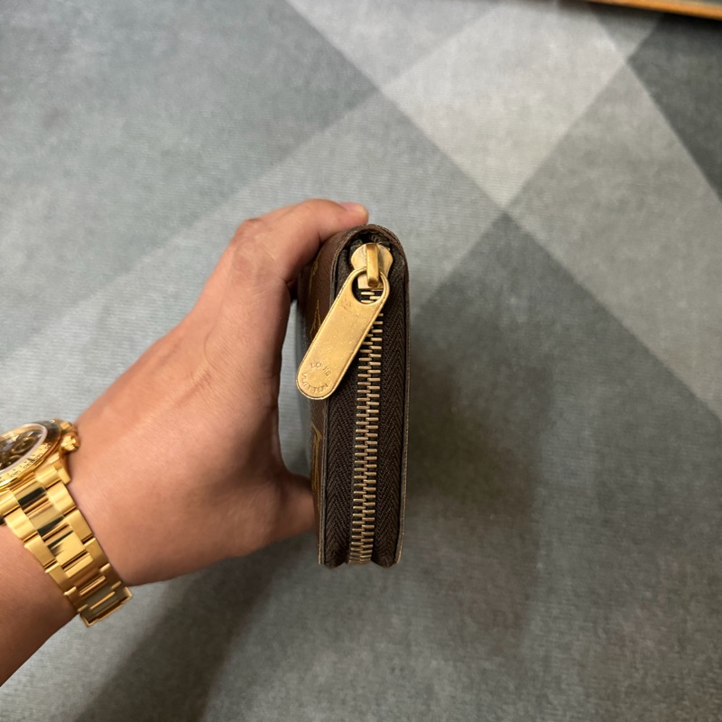 Lv老花拉鍊長夾 (M60017)-2
