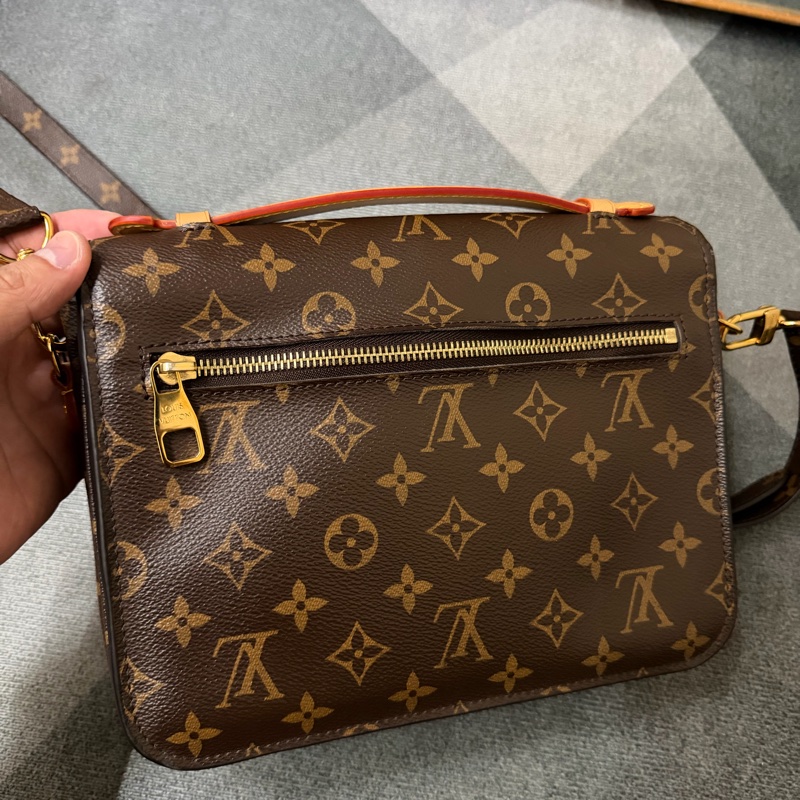 Lv老花郵差包/斜背包（M44875)-1