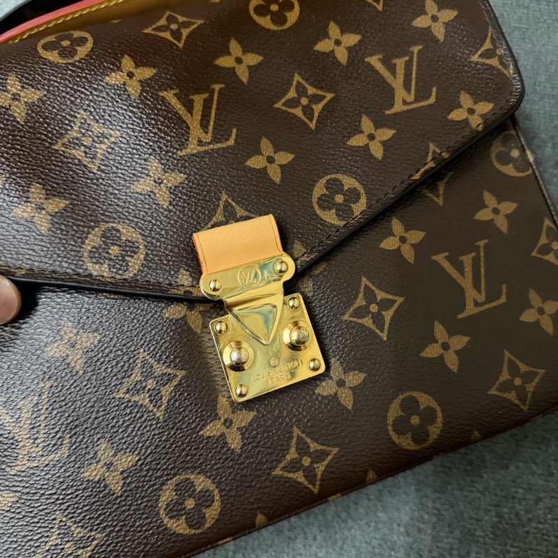 Lv老花郵差包/斜背包（M44875)-6