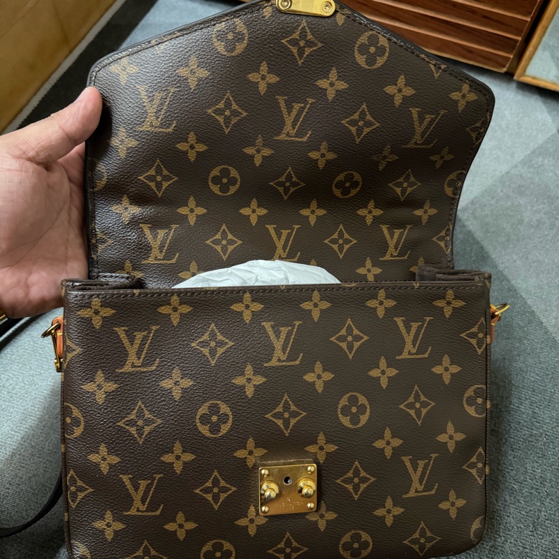 Lv老花郵差包/斜背包（M44875)-7