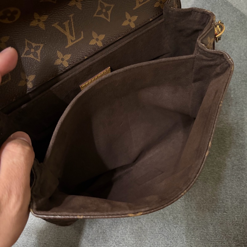 Lv老花郵差包/斜背包（M44875)-10