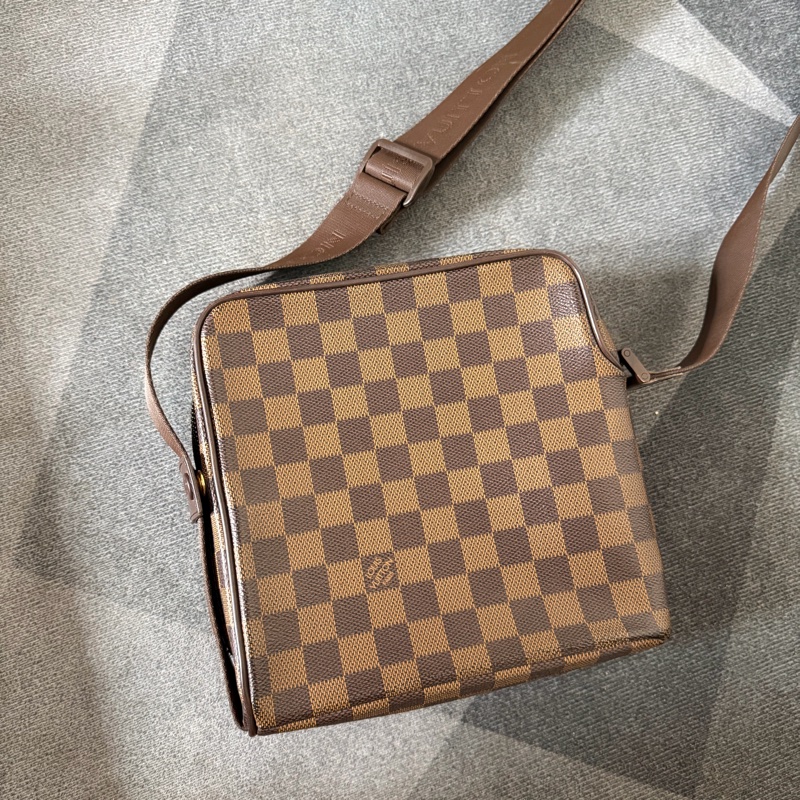 Lv棋盤格豆腐包（N41442)-1