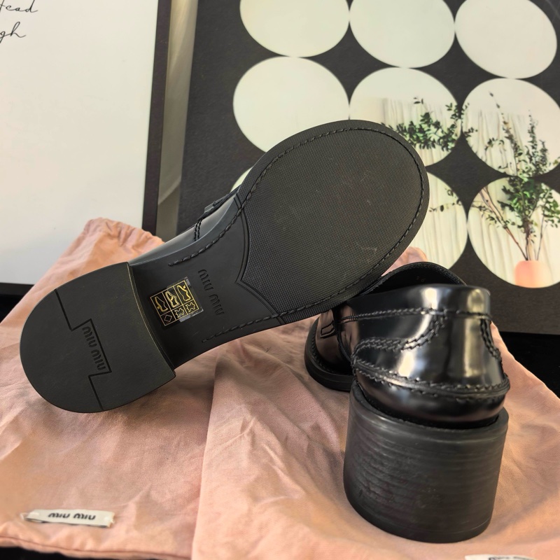 99新 MIUMIU繆繆 樂福鞋 小牛皮36碼  附件：塵袋。-3