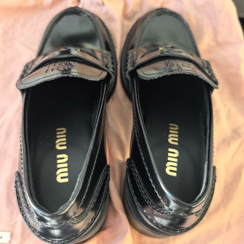 99新 MIUMIU繆繆 樂福鞋 小牛皮36碼  附件：塵袋。-5