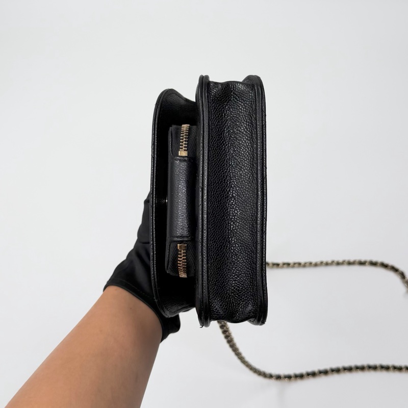 CHANEL 22年季節款黑色魚子醬 mini 郵差包-5