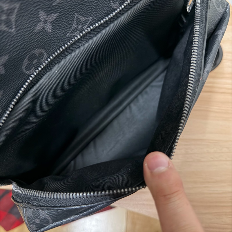 Lv黑原花Discovery後背包（M43186）-7