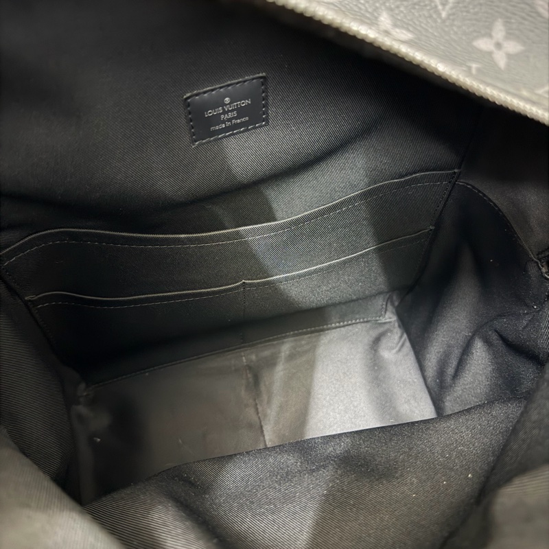 Lv黑原花Discovery後背包（M43186）-10