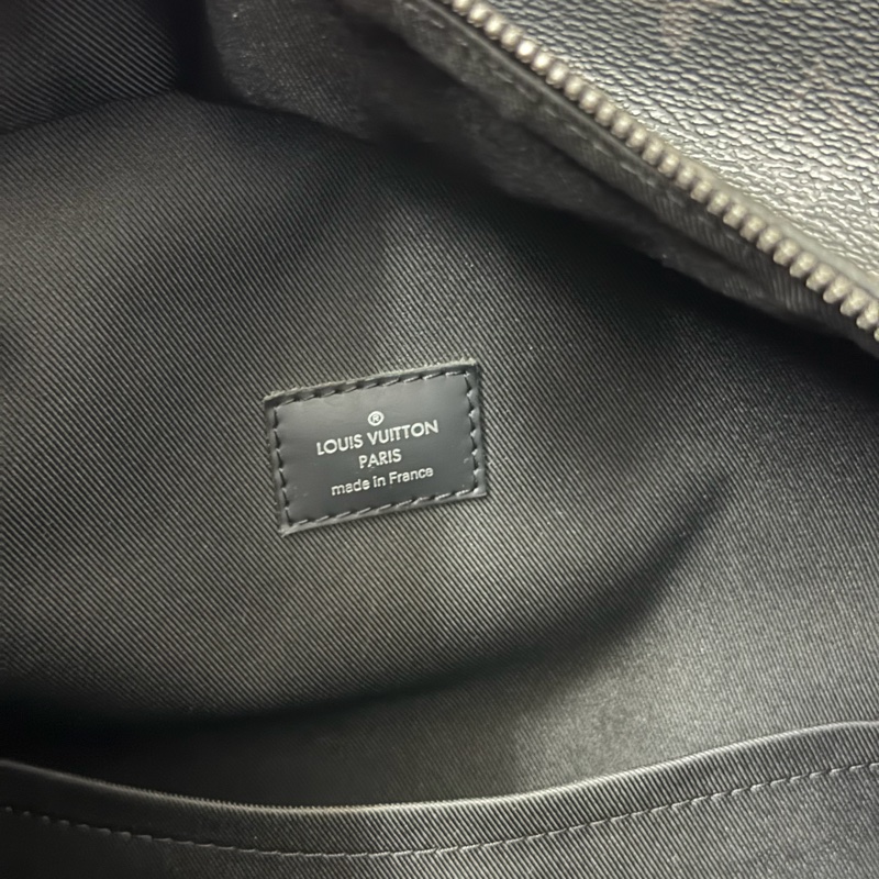 Lv黑原花Discovery後背包（M43186）-11