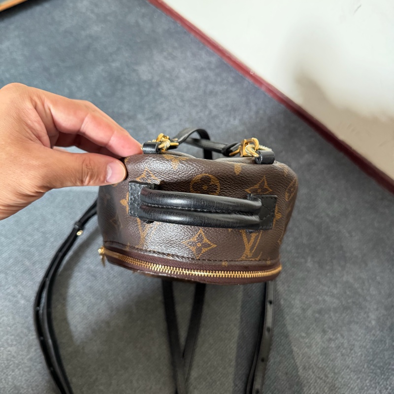 Lv 老花Mini後背包-3