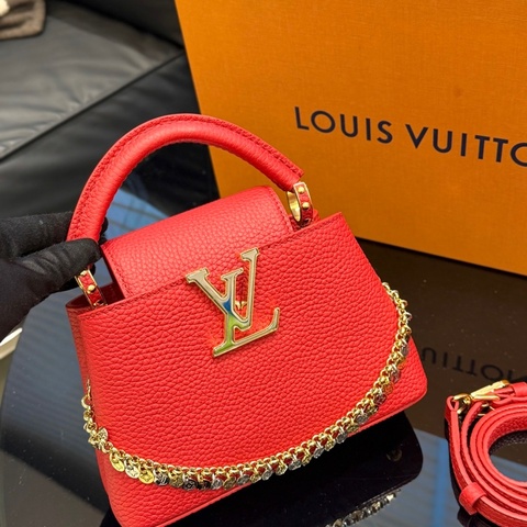LV Capucines mini
