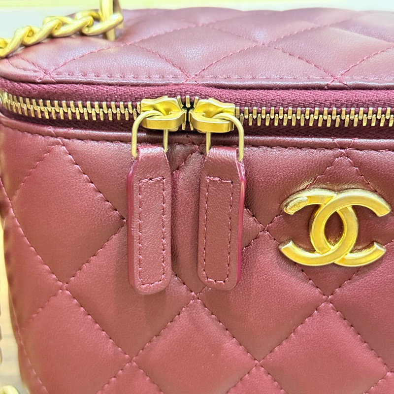 超便宜真的是隨便賣🥰99新✨好美的CHANEL 香奈兒 調節扣長盒子 化妝斜背包 勃艮第酒紅-4