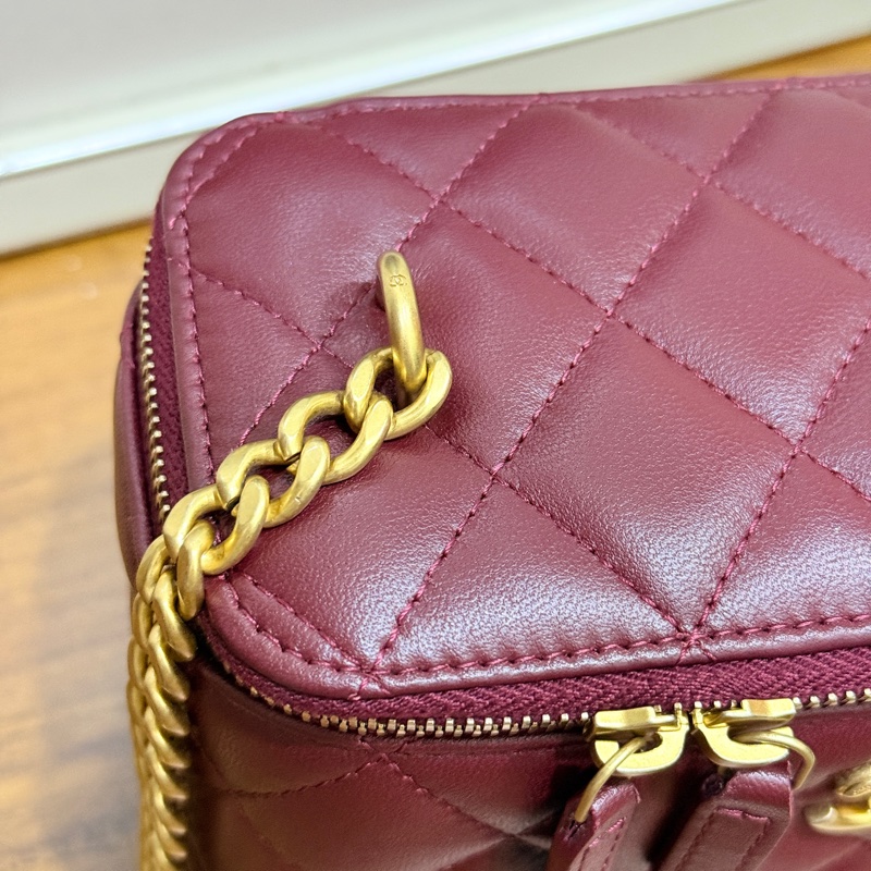 超便宜真的是隨便賣🥰99新✨好美的CHANEL 香奈兒 調節扣長盒子 化妝斜背包 勃艮第酒紅-5