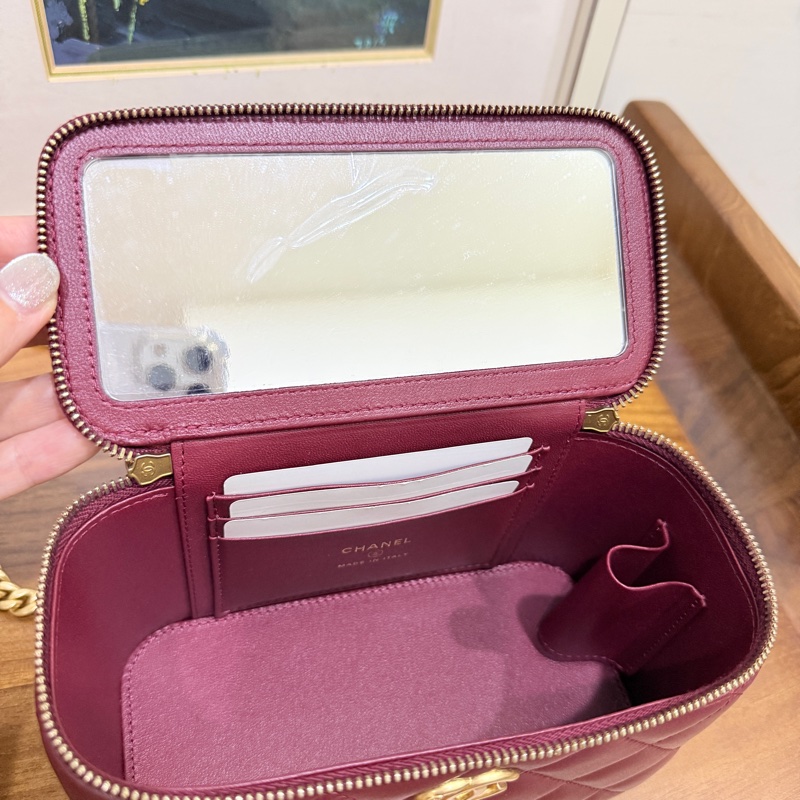 超便宜真的是隨便賣🥰99新✨好美的CHANEL 香奈兒 調節扣長盒子 化妝斜背包 勃艮第酒紅-10